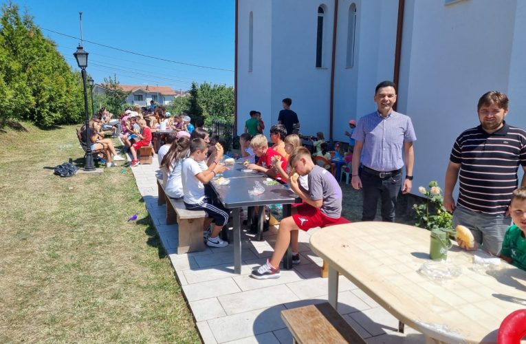 Peste 100 de copii la Școala de Vară de la Biserica Sf. Nicolae Zalău