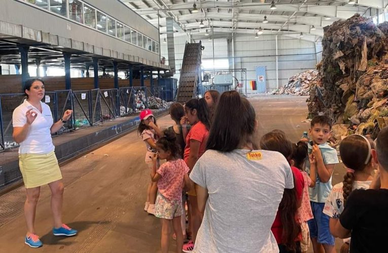 Copiii Centrului de zi, în vizită la CMID Dobrin