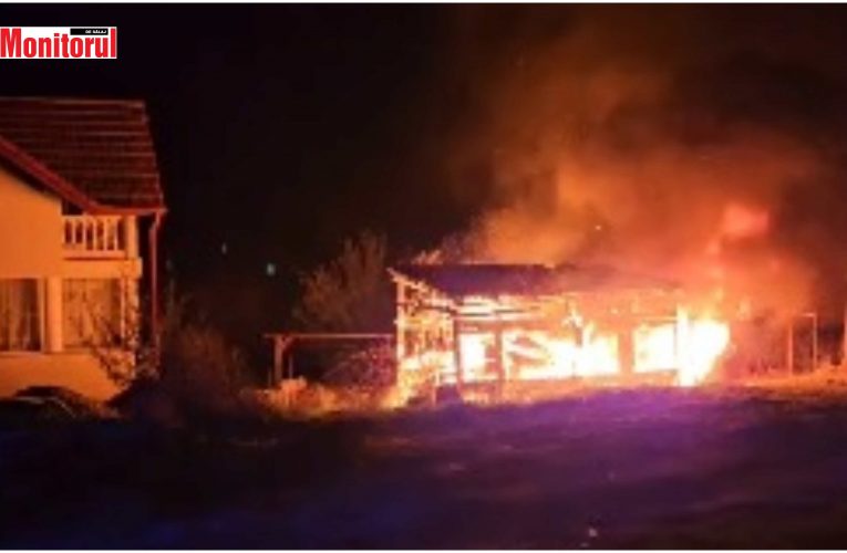 Incendiu puternic la un autoturism de pe strada Constanței din Zalău