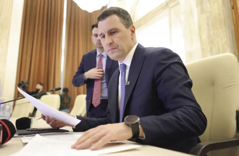 UDMR amenință cu ieșirea de la guvernare dacă premierul Bolojan nu reduce taxele