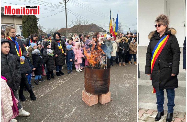 FOTO| Ziua Unirii sărbătorită în avans în Comuna Năpradea de zeci de cetățeni