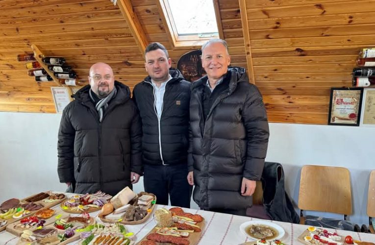 SlanăFest 2025 – Tradiție și savoare la Șamșud