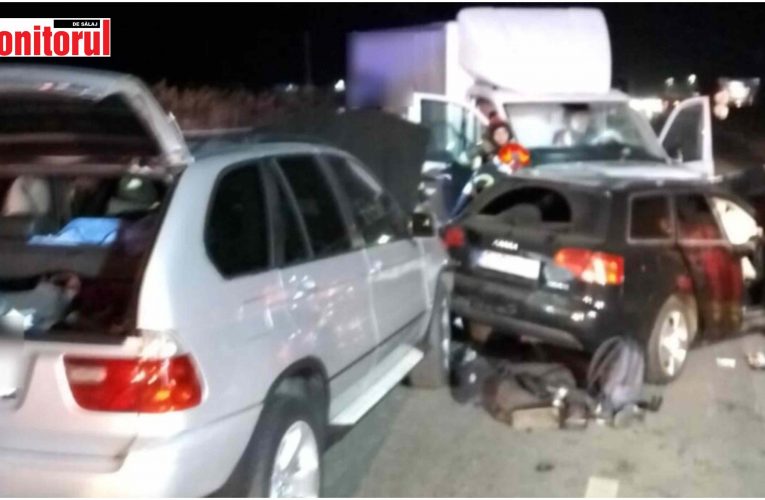 Minor de 15 ani a condus și a lovit alte 3 autoturisme