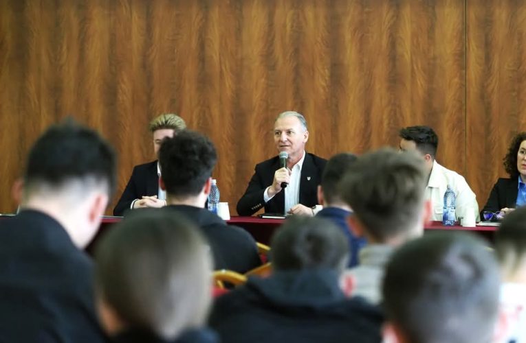 Liceenii sălăjeni, în căutarea celor mai bune răspunsuri pentru viitor