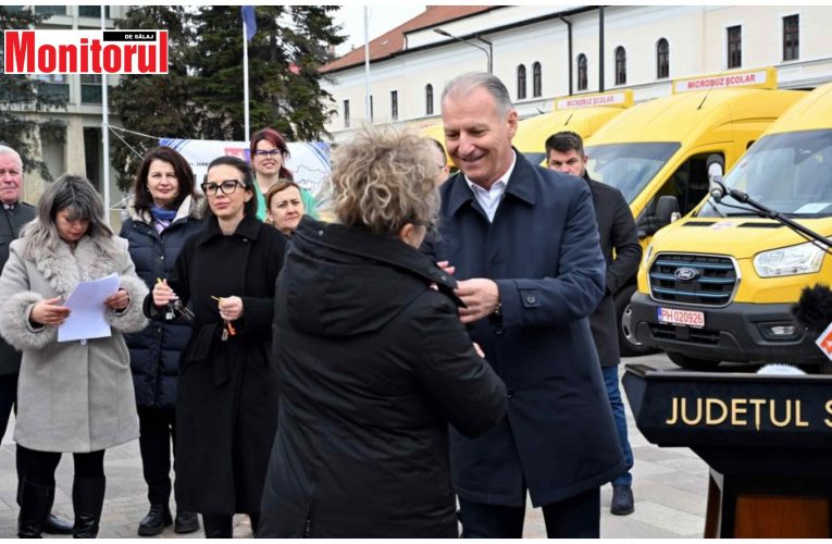 Elevii din comuna Năpradea vor fi transportați cu un microbuz școlar electric nou