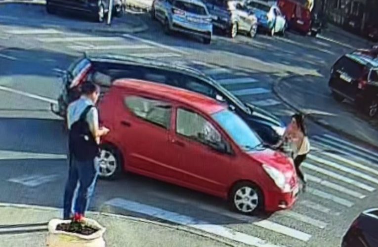 Șoferiță amendată și lăsată fără permis pentru neacordare de prioritate