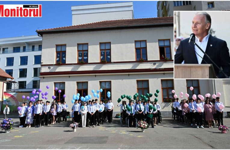 Președintele Dinu Iancu-Sălăjanu, alături de absolvenții Școlii Gim. Simion Bărnuțiu din Zalău