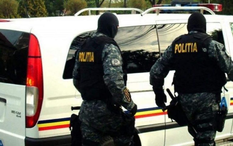 Percheziții în forță la Zalău într-un dosar de înșelăciune și fals în înscrisuri! Prejudiciu 283 mii dolari