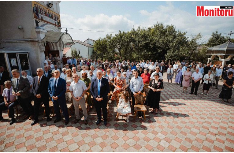 Liturghie arhierească și hirotonie în ziua hramului Bisericii „Sfânta Treime” din Zalău