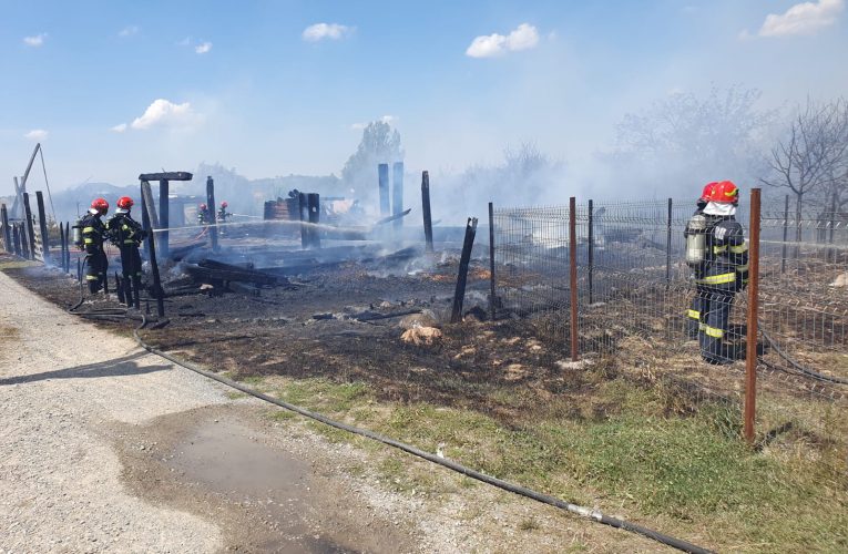 Procurorii de la Șimleu au deschis dosar penal după incendiul devastator din Cizer