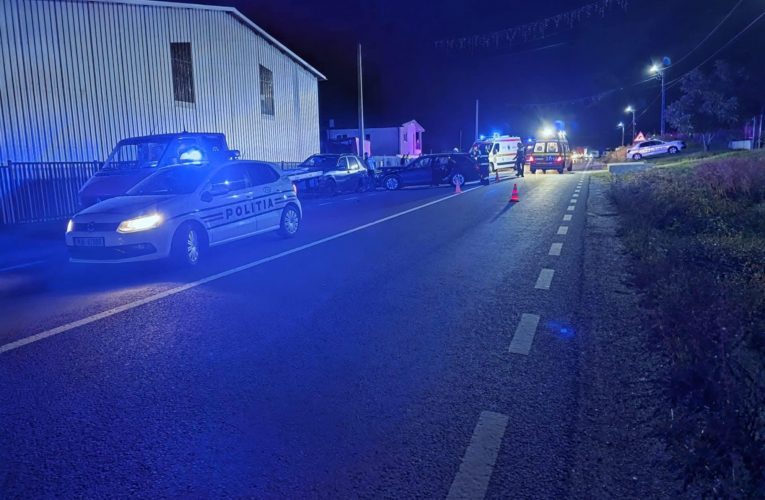 Trei pietoni loviți cu mașina de un șofer beat