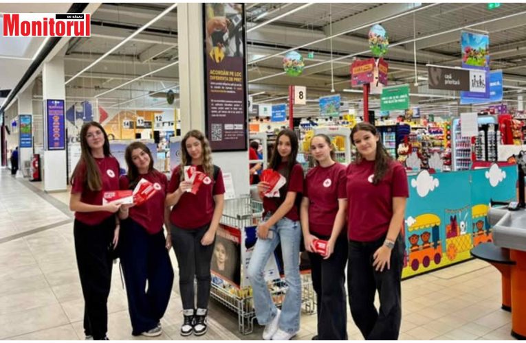 Voluntarii Crucii Roșii Sălaj adună alimente pentru persoanele aflate în nevoie