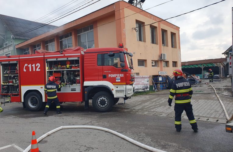 Incendiu puternic în Sărmășag