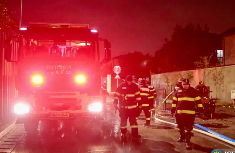 Zeci de persoane evacuate dintr-un bloc din cauza scurgerilor de gaz