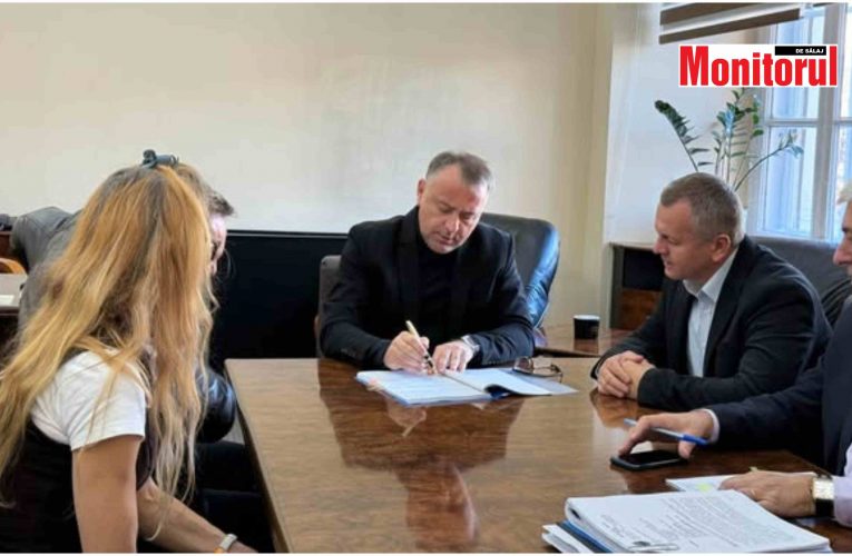 Primarul Florin Florian a semnat contractul pentru amenajarea a 2,5 km de piste de biciclete