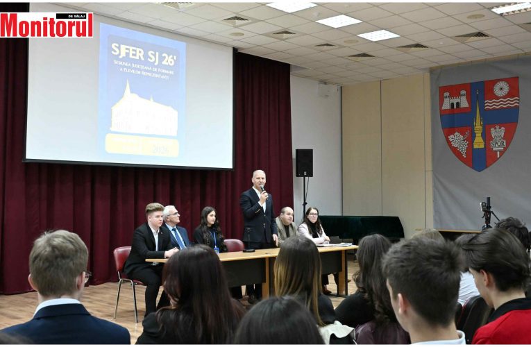 Președintele CJ Sălaj, Dinu Iancu-Sălăjanu, alături de liderii liceeni din tot județul