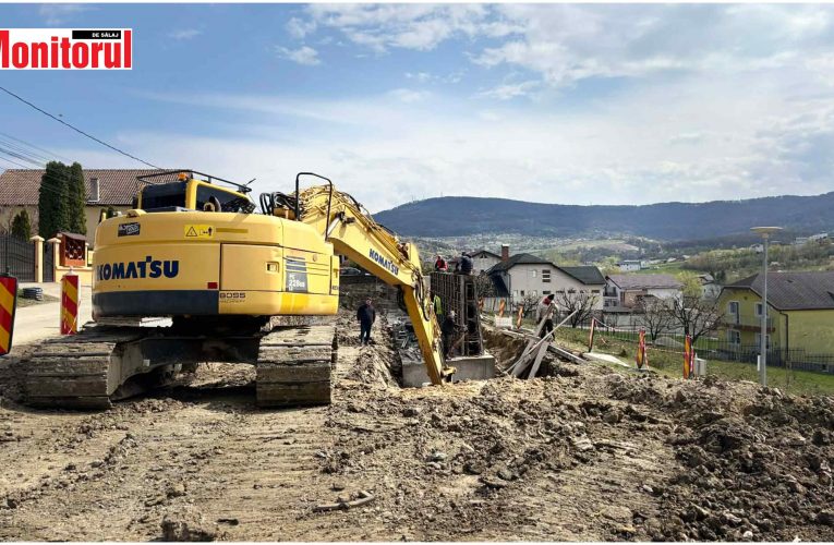 Se lucrează pe strada M. Eminescu, în zona Parcului Obor din Zalău