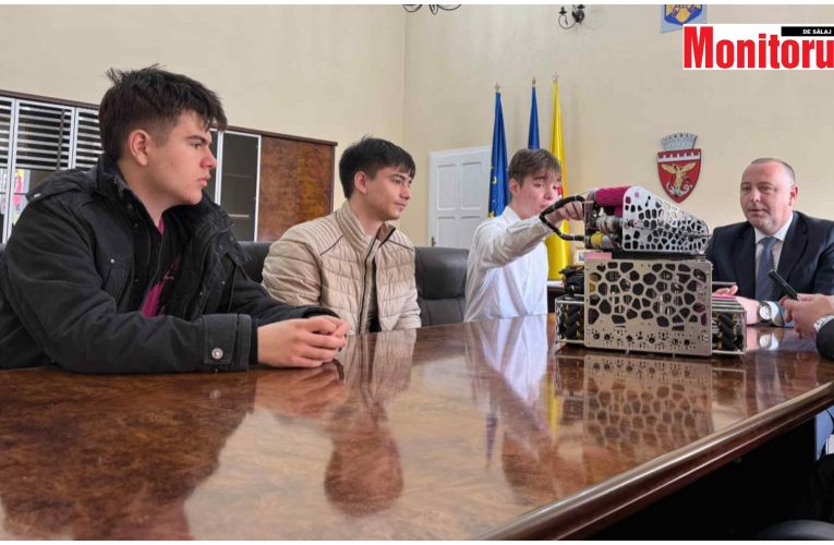 Echipa de robotică “CNapSys” susținută financiar de primarul Florin Florian