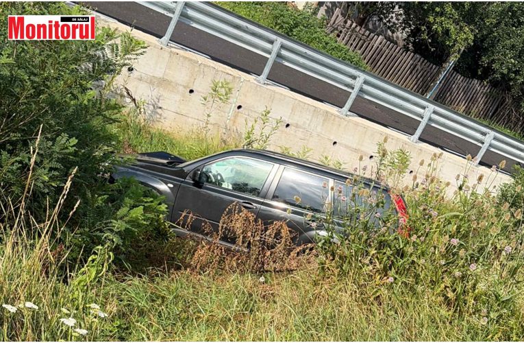 Un șofer din Florești a intrat cu mașina într-un stâlp din Sâncraiu Almașului