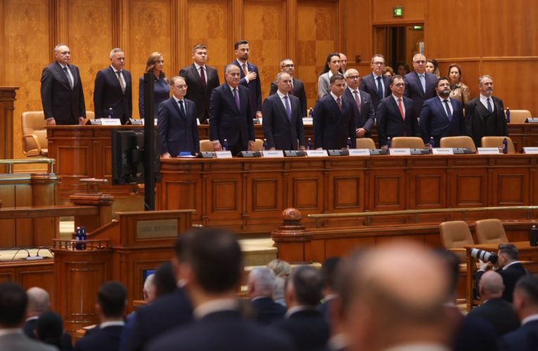 Guvernul Luca Niculescu votat de 280 de parlamentari