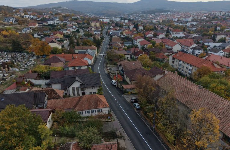 Citadin a asfaltat mai multe străzi din Zalău